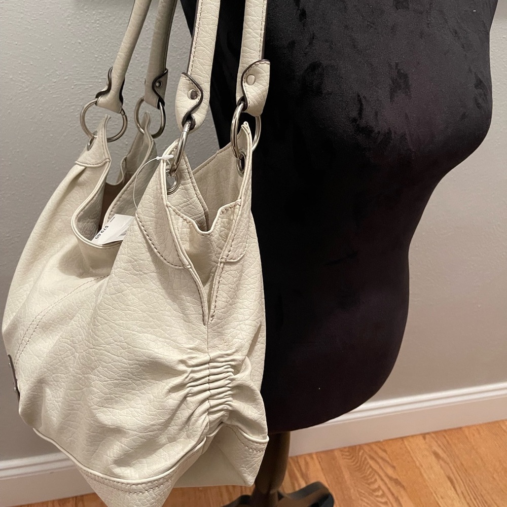 NWT NINE WEST HOBO Handbag IVORY 1325208 orig $79 - Picture 3 of 7